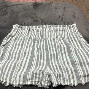 True Craft High Waist Gray and White Striped Shorts